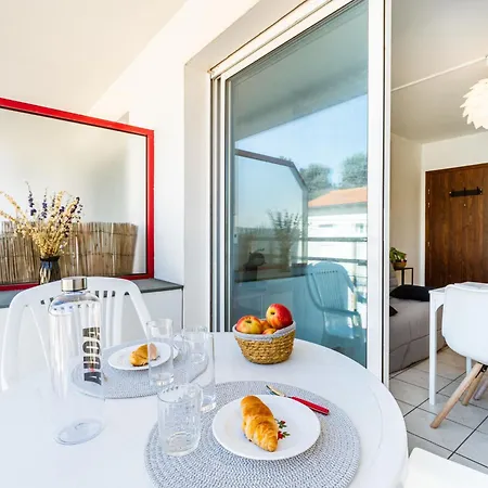 Les Sternes By Interhome Royan