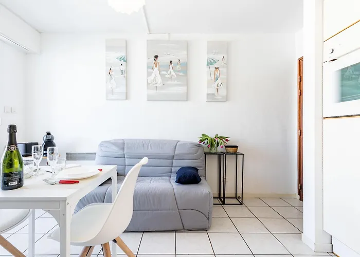 Les Sternes By Interhome